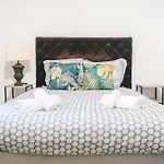 公寓 Spacieux & Confortable Au Coeur Du Centre-ville-aq *