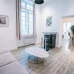 Spacieux & Confortable Au Coeur Du Centre-ville-aq 公寓