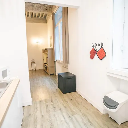 Spacieux & Confortable Au Coeur Du Centre-ville-aq 아파트